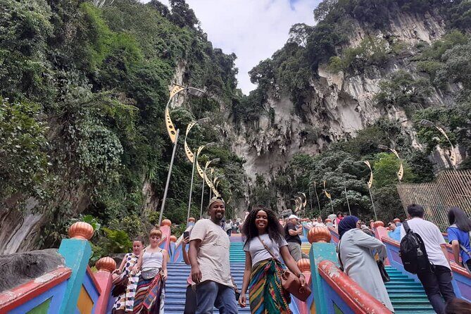 Private Tour with Local Host : Genting Highlands Day Tour enroute Batu Caves - Genting Highlands Time: Cool Air, Casino Resort, Shopping, and More