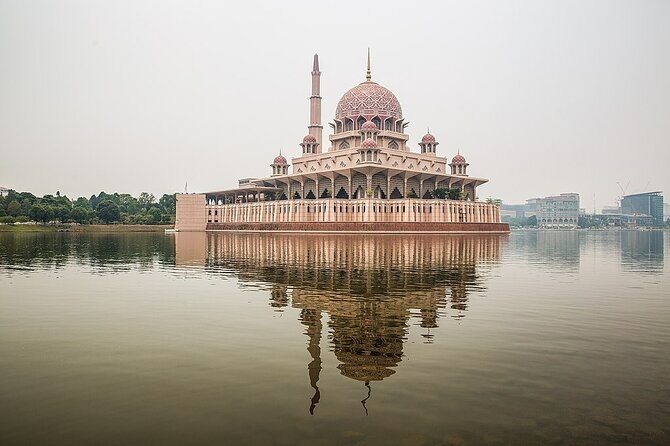 Putrajaya Tour From Kuala Lumpur - Seri Wawasan Bridge: The Futuristic Start That Sets the Tone