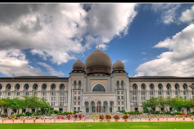Putrajaya Tour with Traditional Boat Cruise & Pink Mosque (Private) - Marina Putrajaya and the traditional boat cruise: the most relaxing part