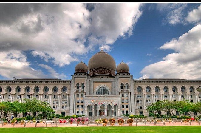 Putrajaya Tour with Traditional Boat Cruise & Pink Mosque (Private) - Private transport, A/C comfort, and easy communication
