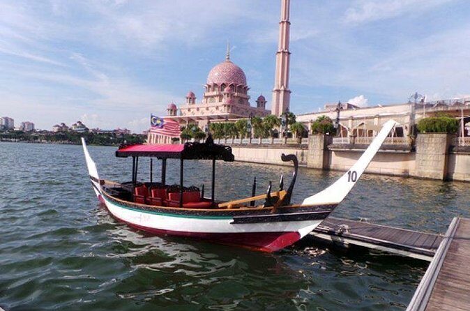 Putrajaya Tour with Traditional Boat Cruise & Pink Mosque (Private) - Price and value: $52 per person in context