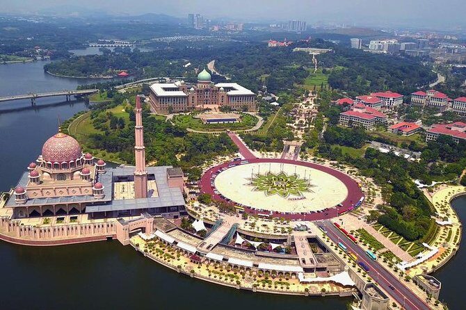 Putrajaya Tour with Traditional Boat Cruise & Pink Mosque (Private) - Stop 1: Putra Mosque and the pink-granite wow factor