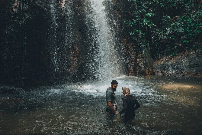 Secluded Waterfall Adventure - The trail experience: 45 minutes of jungle learning (and animal chances)
