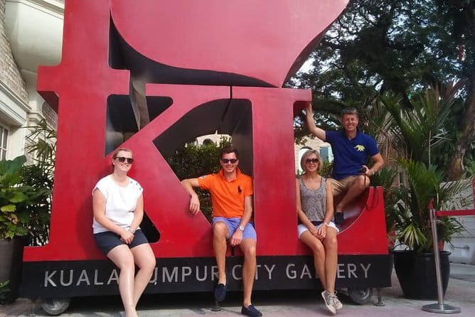 Small-Group Kuala Lumpur Half-Day City Tour - Stop-by-stop: Merdeka Square, Istana Negara, and Petronas