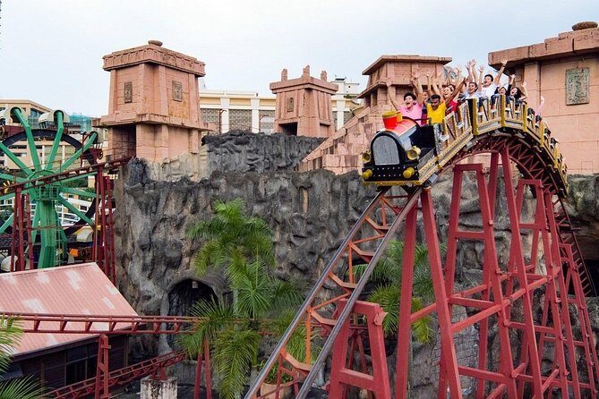 Sunway lagoon Theme Park - The pirate ship: the one ride that defines the experience