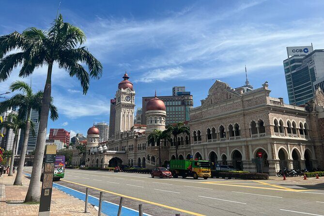 Ten Wonders Of Kuala Lumpur Shared Tour - Batu Caves: your first taste of KL’s temple side