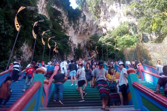 Wonders of Kuala Lumpur City & Countryside + Batu Caves (Private Guided Tour) - Thean Hou Temple: a calm pause with big visual energy